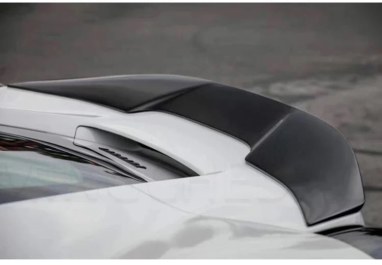 V Style Carbon Fiber Rear Spoiler - Ferrari 488