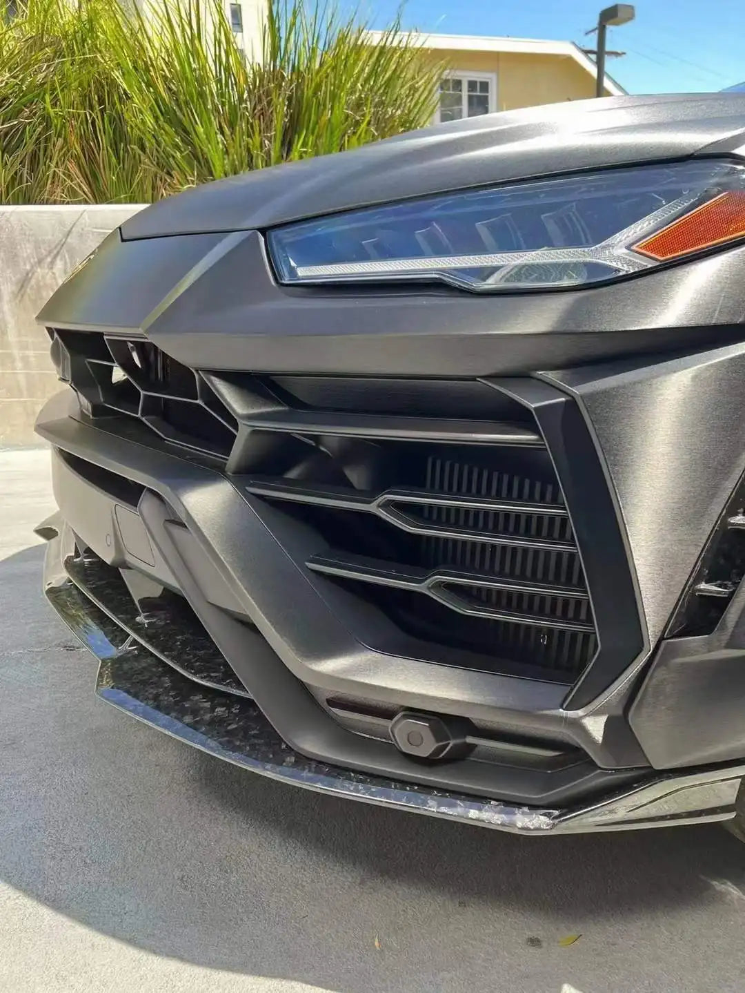 1016 Style Full Carbon Fiber Aero Kit - Lamborghini Urus