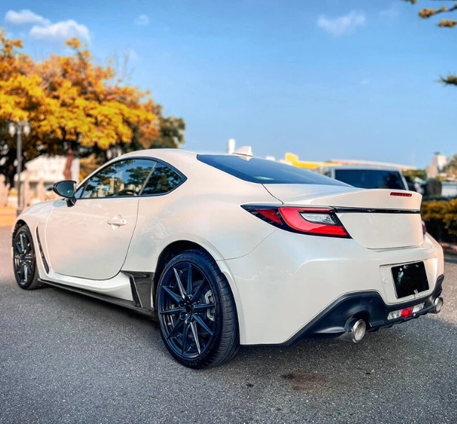 Carbon Fiber Toyota Side Skirts - GR86