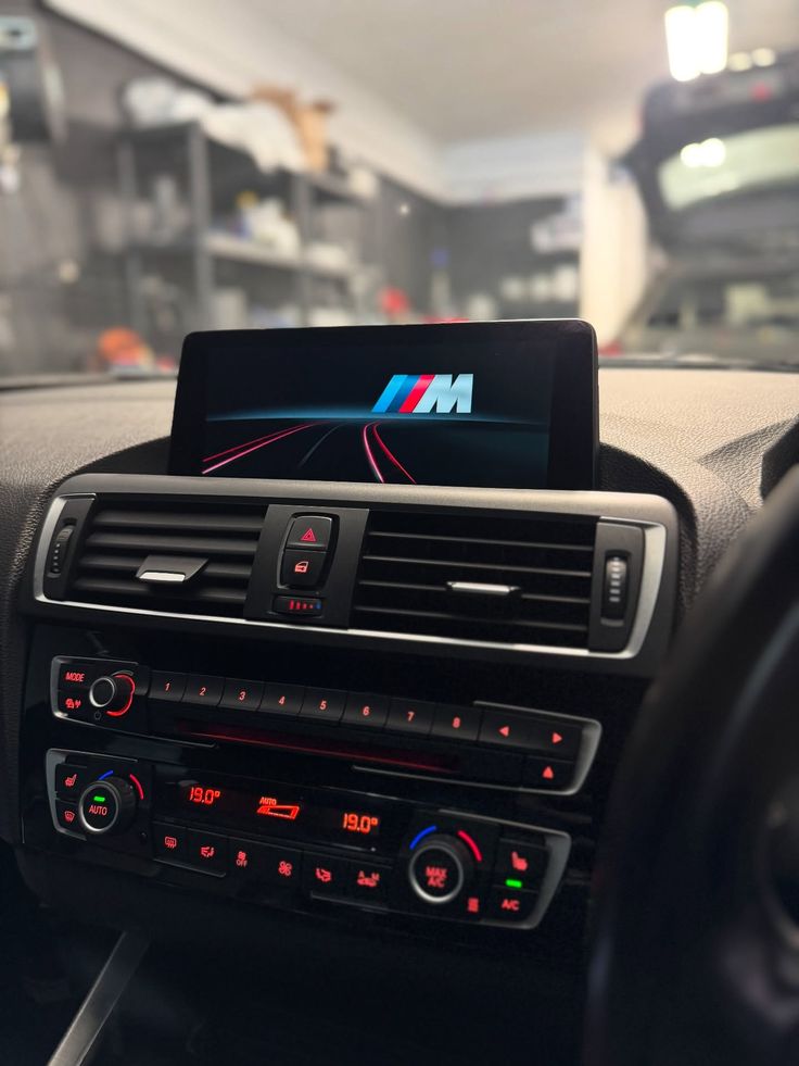 BMW F80 M3 & F82 / F83 M4 12.3" / 10.25" Apple Carplay & Android Screen Upgrade