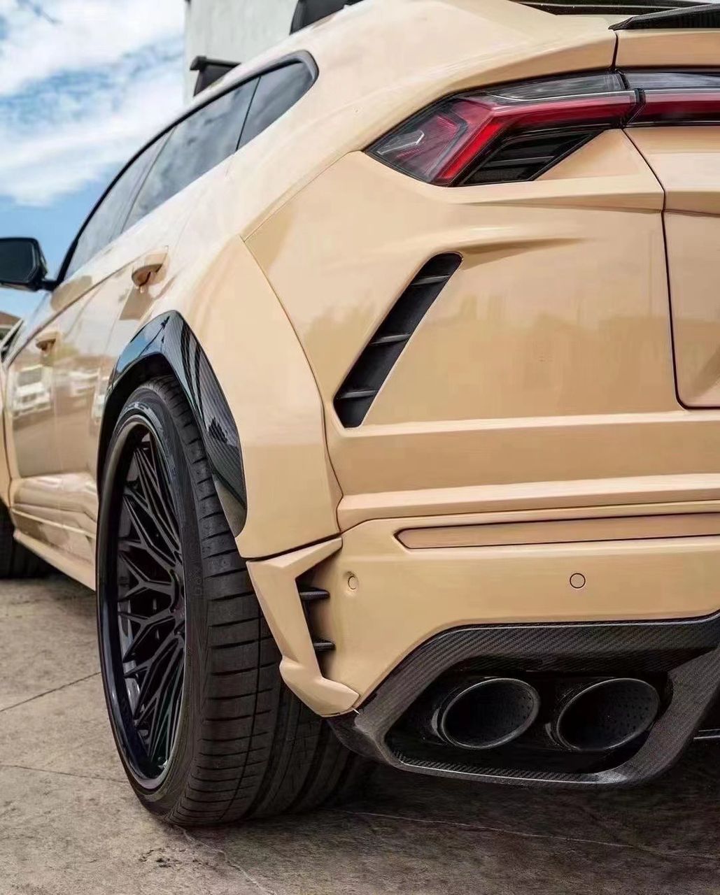 Prepreg Carbon Fiber Aero Body Kit - Lamborghini Urus