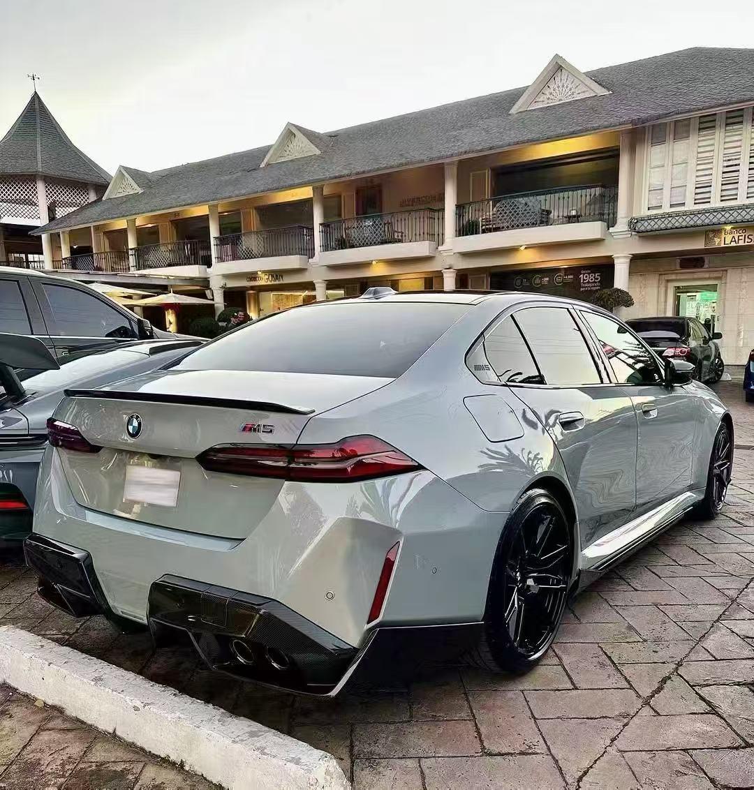 Prepreg Carbon Fiber MP Style Aero Body Kit -  BMW G90/ G99 M5 2025+