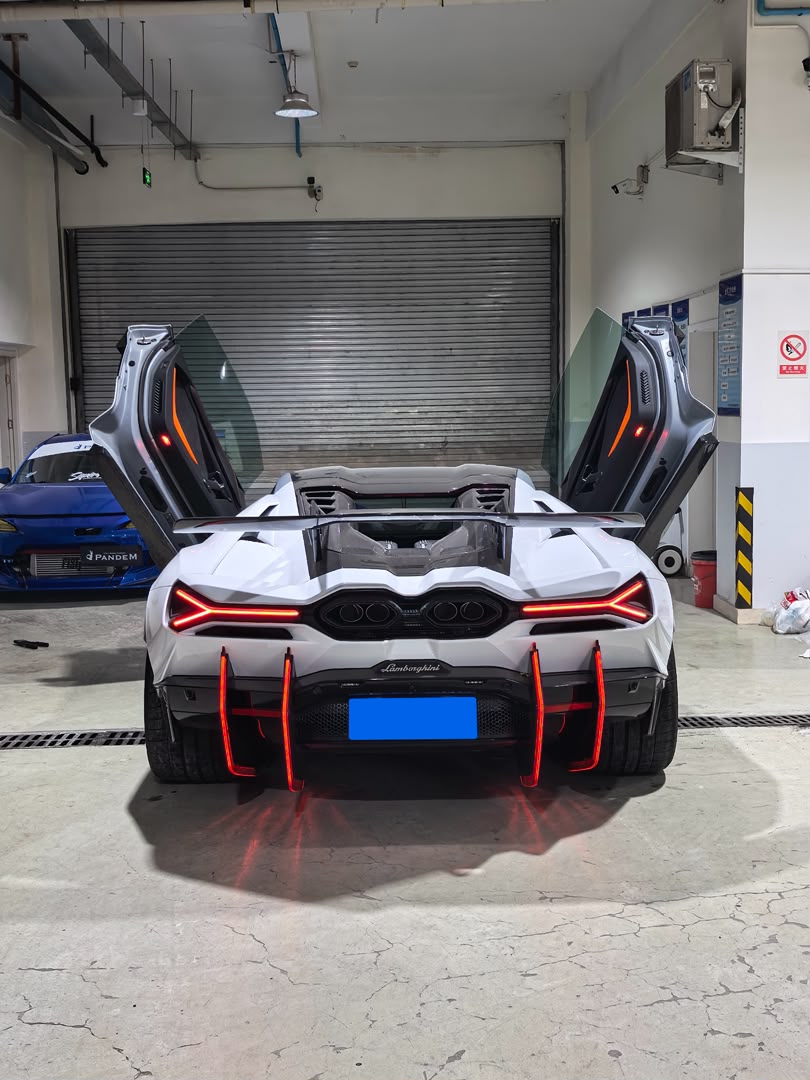 Carbon Fiber DK Style Rear Engine Cover Lid w/ Wing - Lamborghini Revuelto