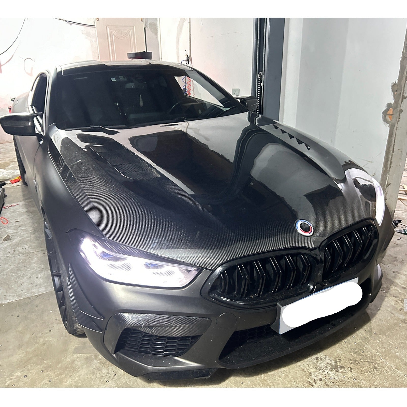 Carbon fiber vented V style hood - BMW 8 Series / M8 2020-2024