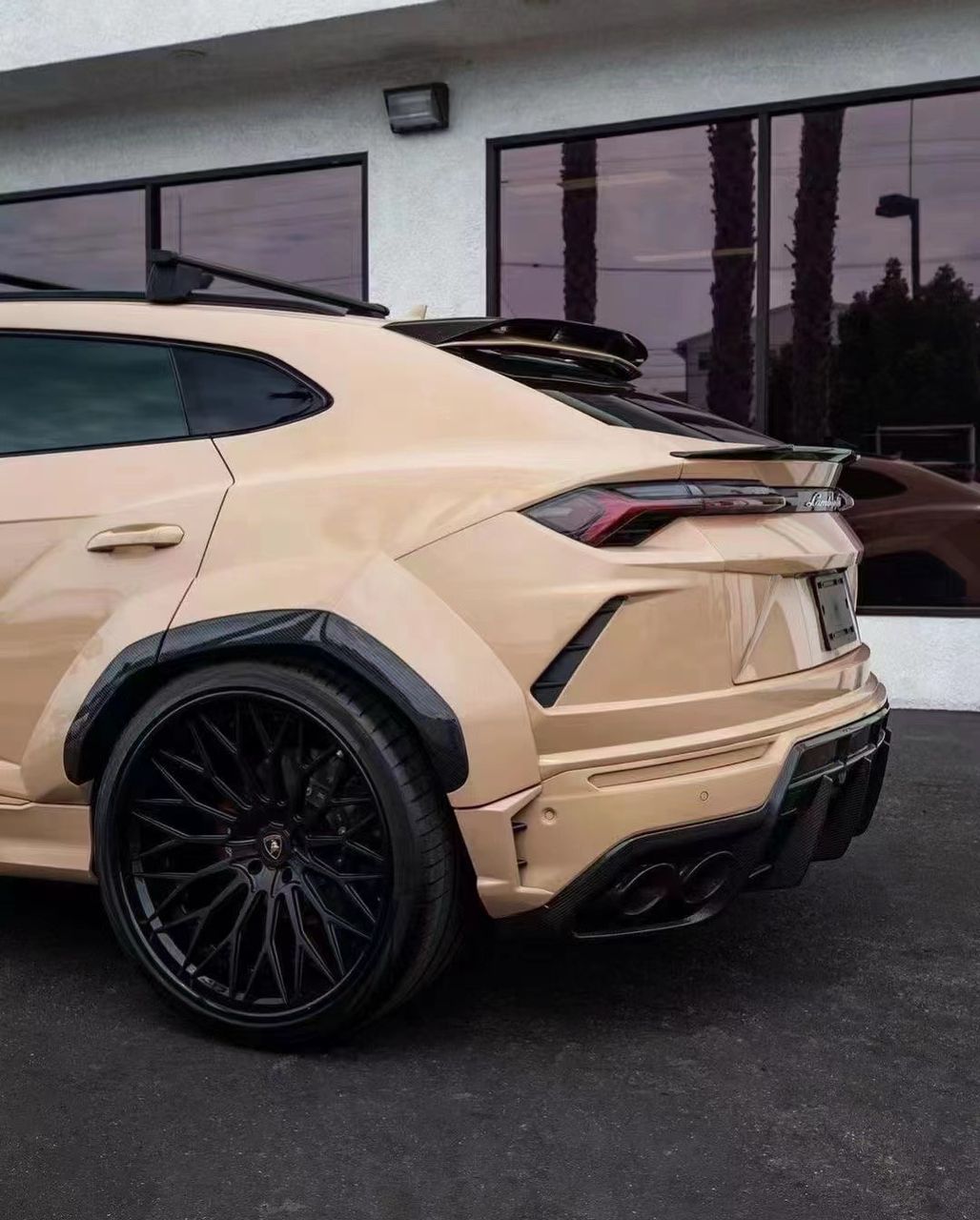 Prepreg Carbon Fiber Aero Body Kit - Lamborghini Urus