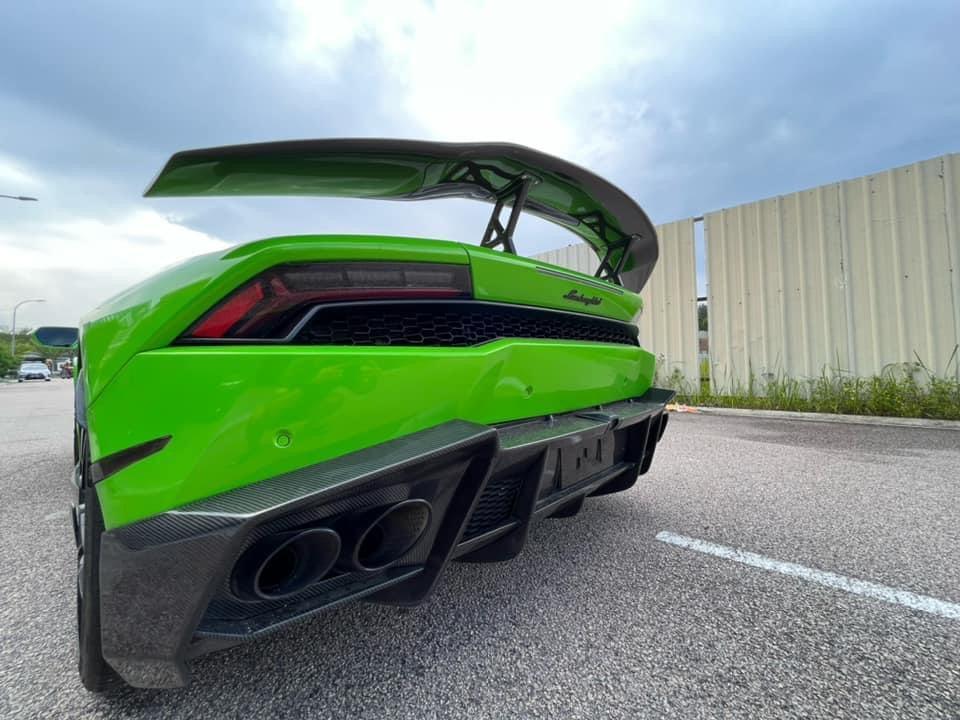 Lamborghini Huracan Carbon Fiber Artisan Wing With Base Panel